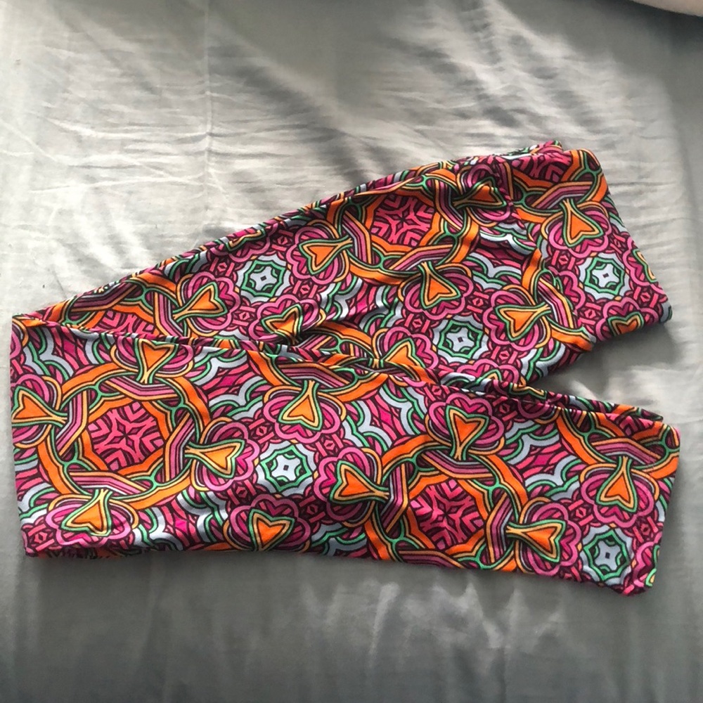 Os- LulaRoe Celtic Knots Leggings